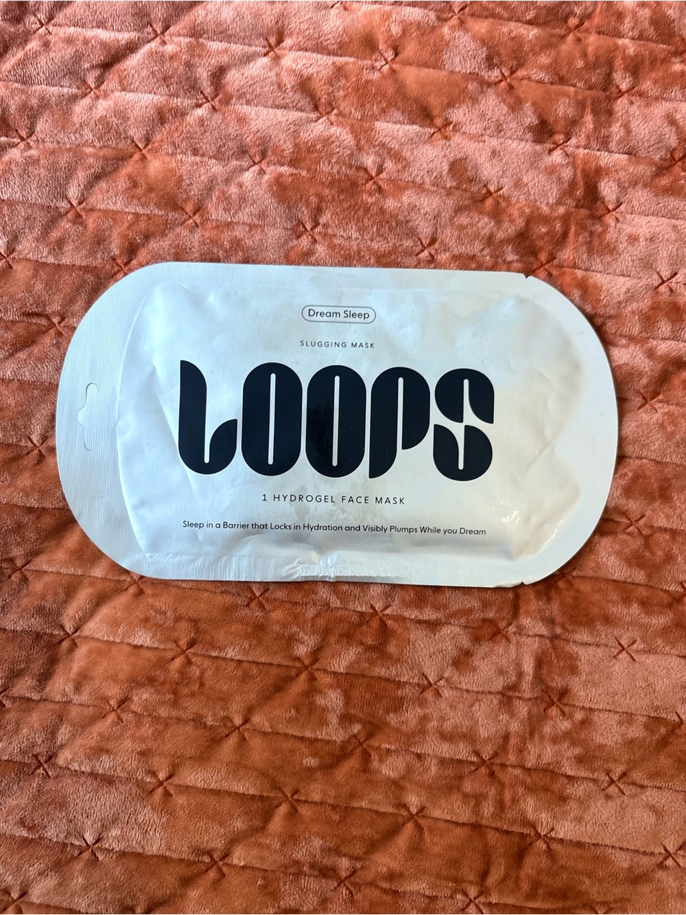FREE WITH PURCHASE Loops Dream Sleep Hydrogel Face Mask — White